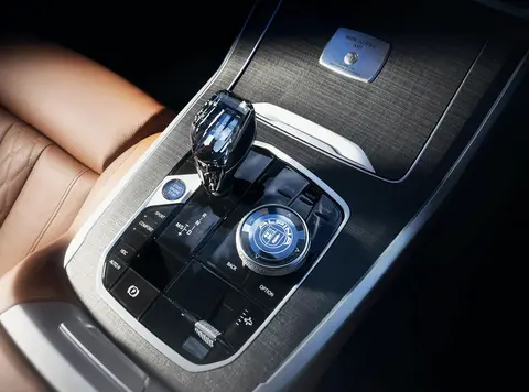 又一德系王牌SUV，搭载4.4升V8发动机，加速3.9秒，限量120台